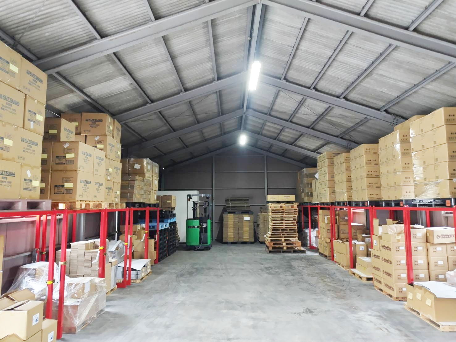 物流請負（保管・出荷）